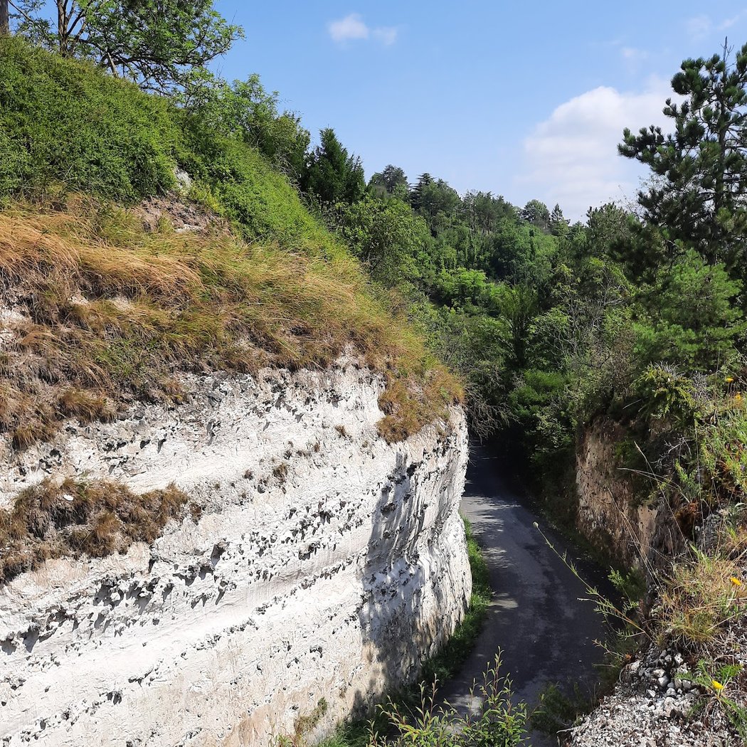 Parking de la Vieille Charrière 2